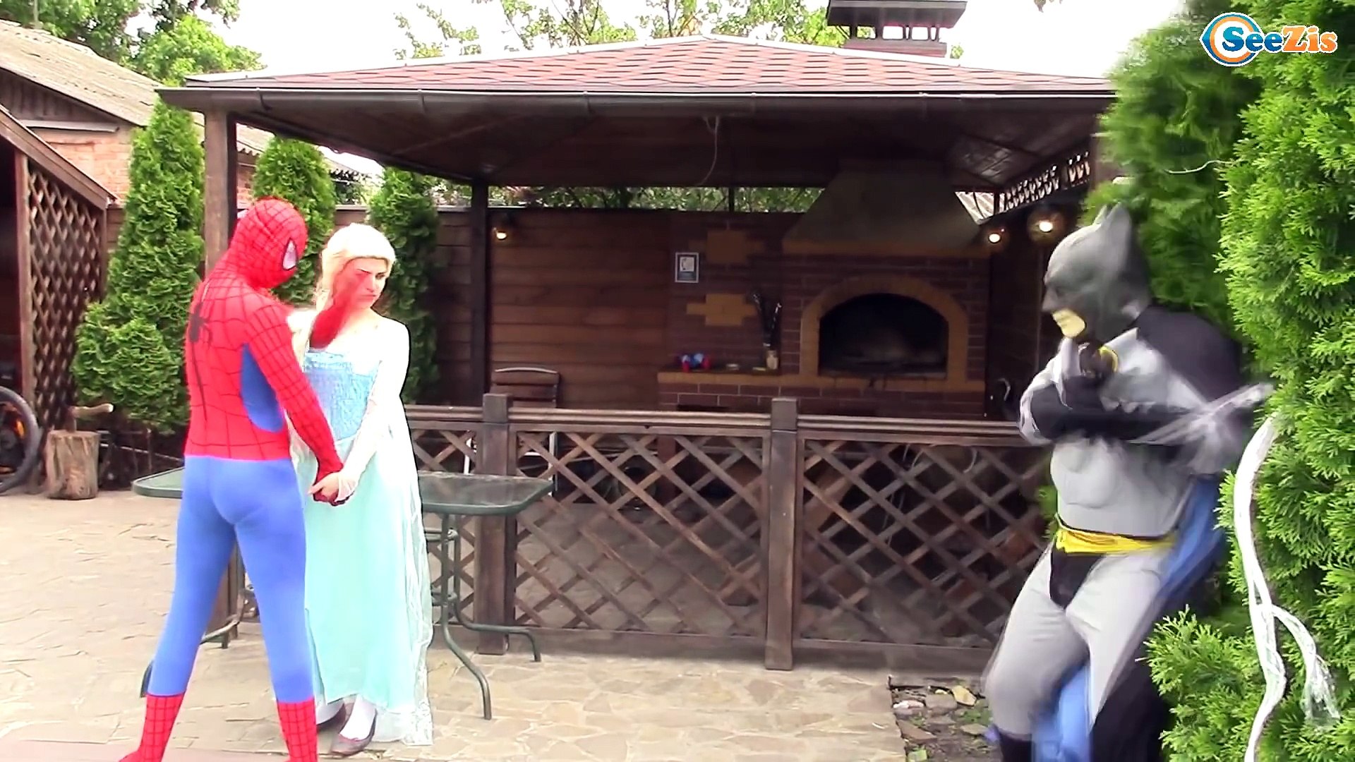 ⁣EVIL SPIDERMAN vs Frozen Elsa /w Bad Baby Elsa vs Bad Baby Anna Superhero Fun