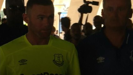 Download Video: Rooney trains with Everton in Tanzania