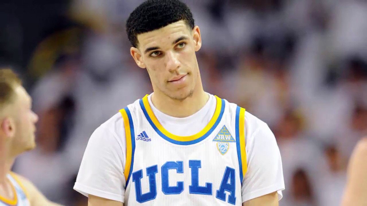 LOOK: LeBron James Blasts Lonzo Ball For Wearing Nike Shoes During 36-Point Game