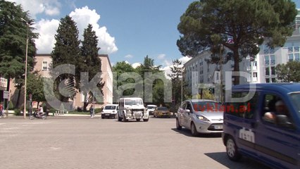 KE: Kriza politike frenoi rritjen ekonomike