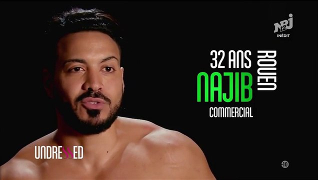 Une candidate de Undressed montre ses seins en pleine émission