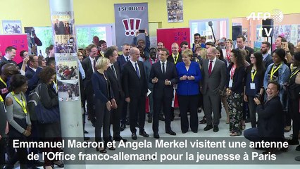 Merkel et Macron à la rencontre de jeunes