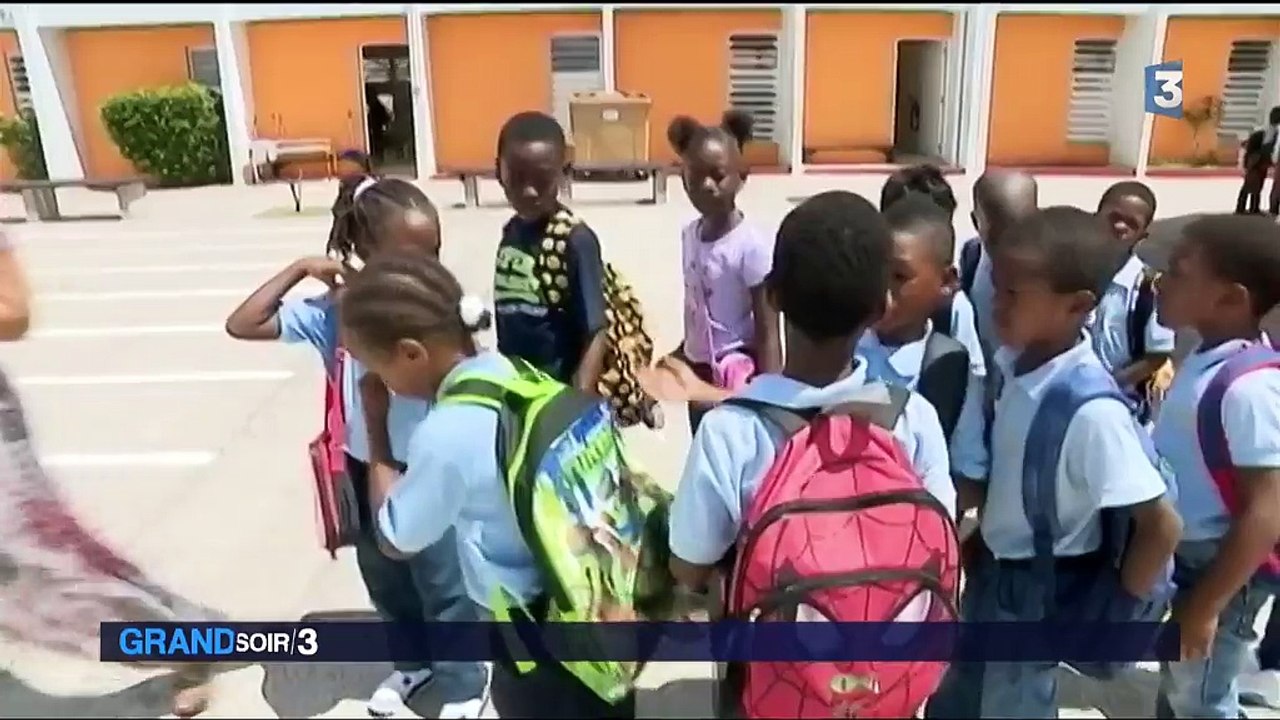 Un mois après le passage d'Irma, Saint-Martin tente de se reconstruire