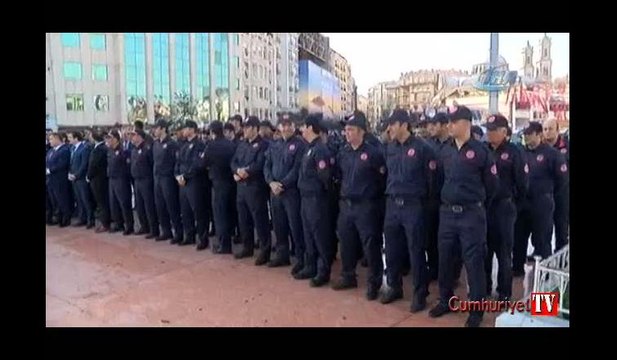 İstanbul’un 94'üncü kurtuluş yıldönümü Taksim’de törenle kutlandı