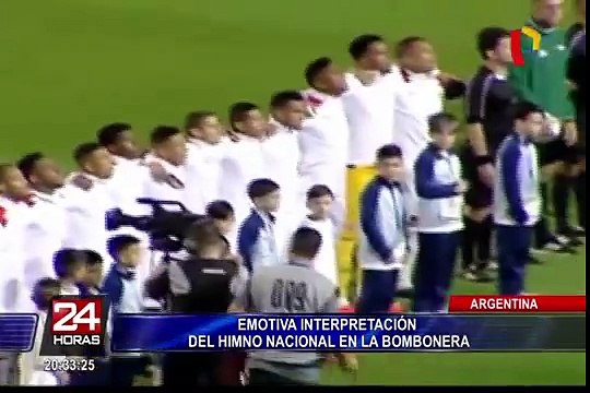 Así fue la emotiva interpretación del Himno Nacional del Perú en La Bombonera