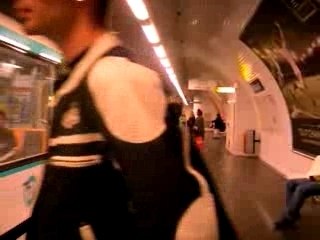 HARMO ET fanouch ( que le metro est propre ! ) viv la 7bis