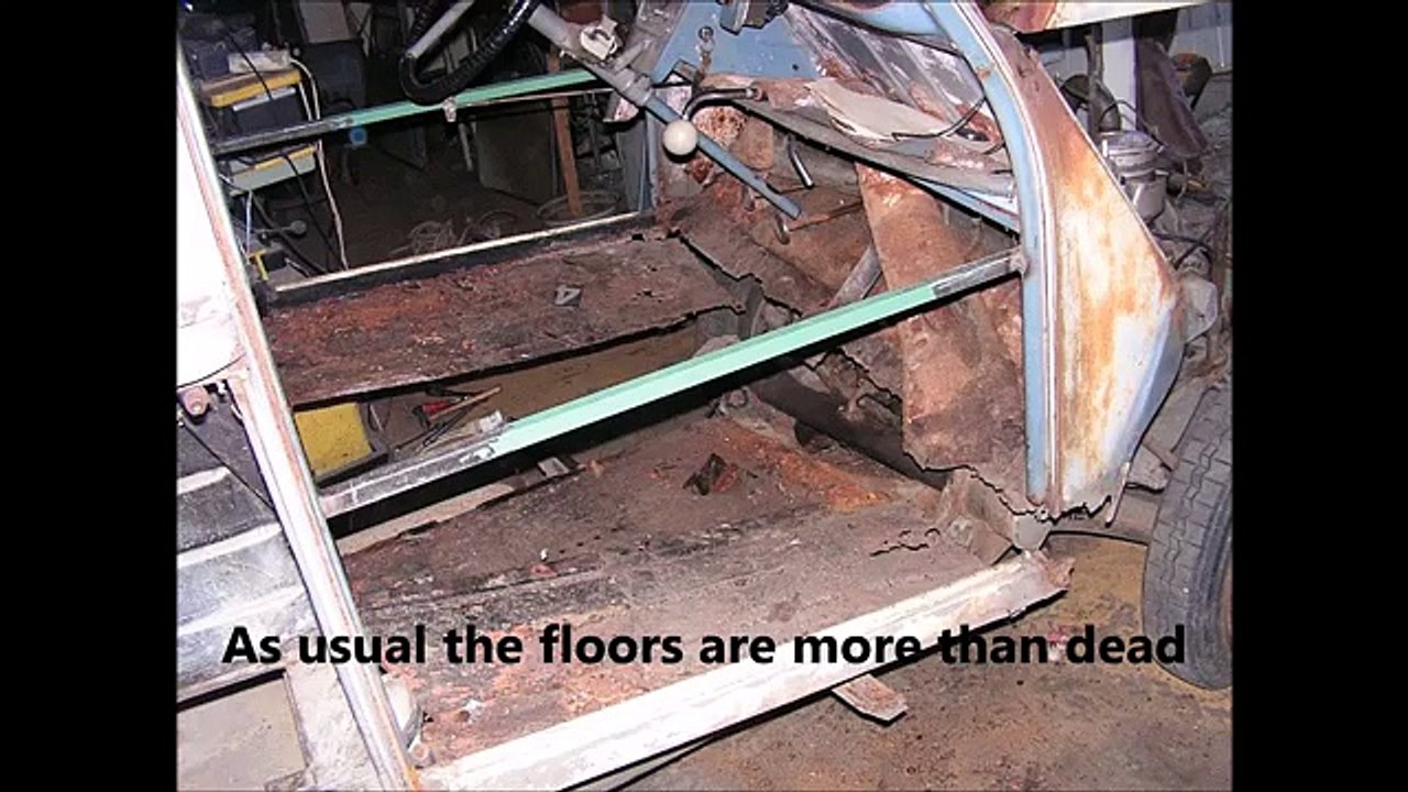 Restoration of a 1960 2cv: the rust removal technique gives awesome results