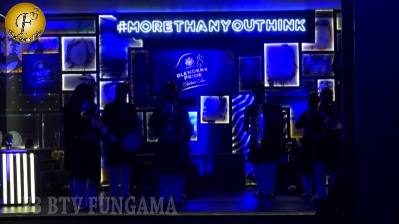 Zoya Akhtar & Tarun Tahiliani At The Preview Blenders Pride Fashion Tour 2017