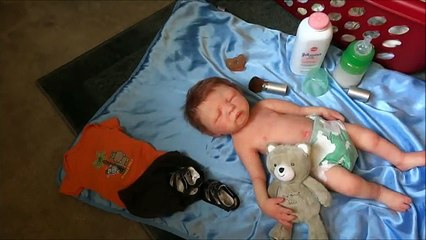 Dakotas First: Diaper Change, Bottle, and Coming Home Outfit