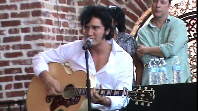 Ben Portsmouth sings 'Trying To Get To You' Elvis Week 2013