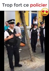 Un policer danse sur du hip-hop en plein concert ! ET IL GÈRE !