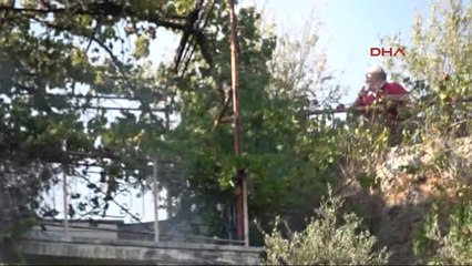 Antalya Çalılık Alandaki Yangın Evlere Sıçradı: 5 Ev Yandı