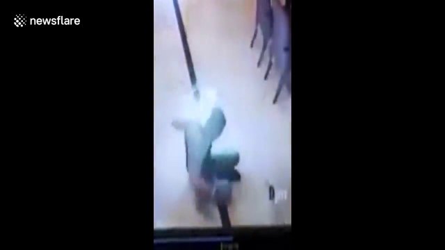 Un smartphone Samsung explose dans la poche d'un homme