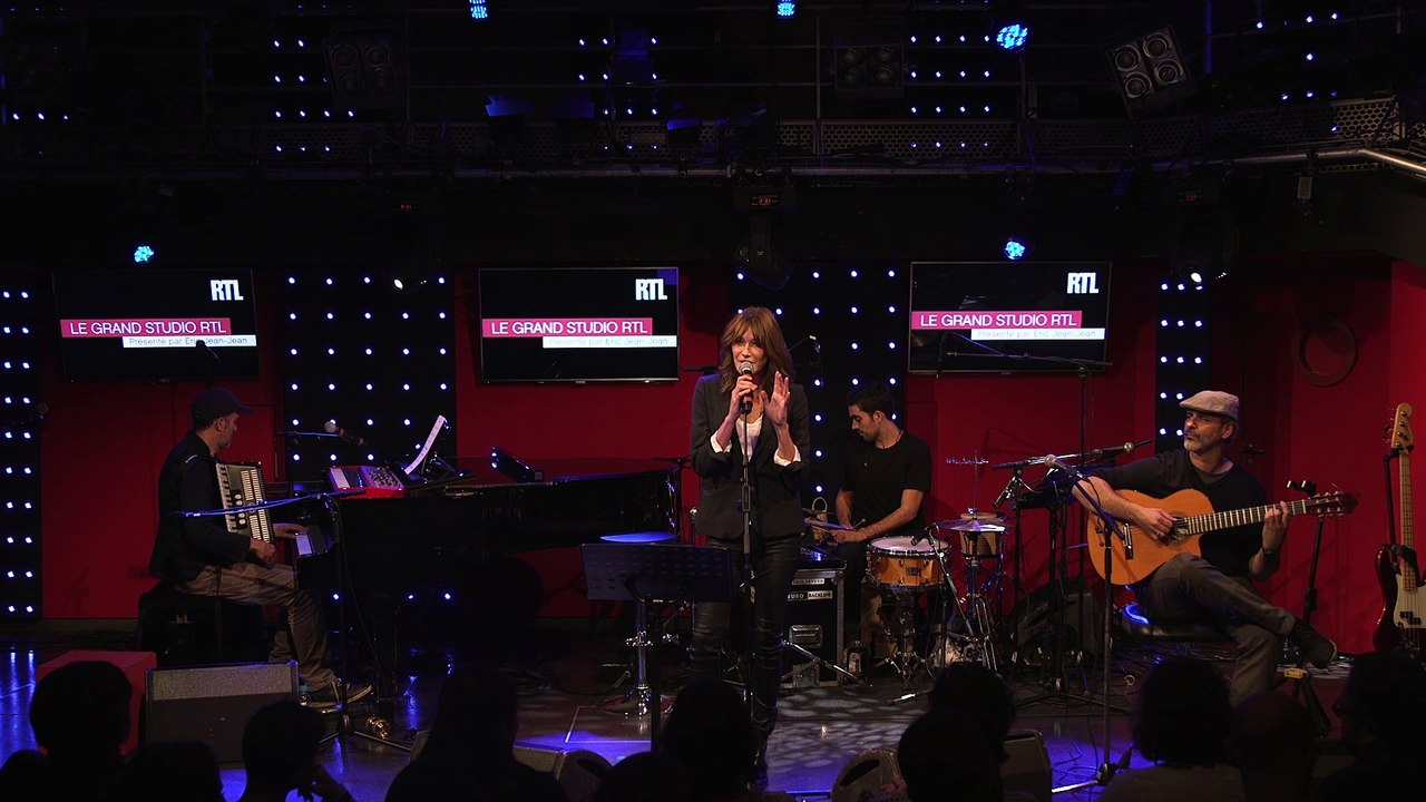 Carla Bruni - The Winner Takes It All (LIVE) Le Grand Studio RTL