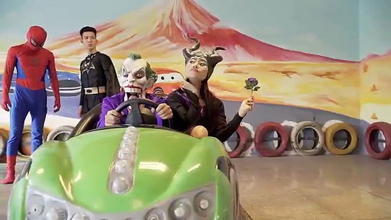 Spiderman DRAW ELSAs BODY/w Anna Joker Snow White Maleficent Batman superhero in real life