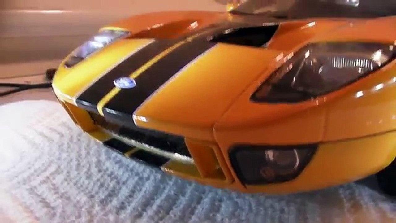 1:12 Ford GT diecast by Motor Max
