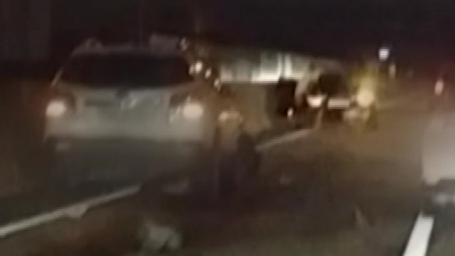 귀경길 고속도로서 3중 추돌...2명 다쳐 / YTN