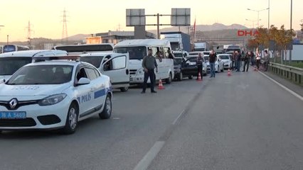 Bursa Tır Köprüye Çarptı, Trafik 3 Saat Durdu