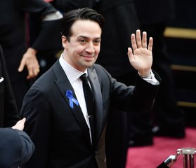 Lin-Manuel Miranda continues raising money for Puerto Rico