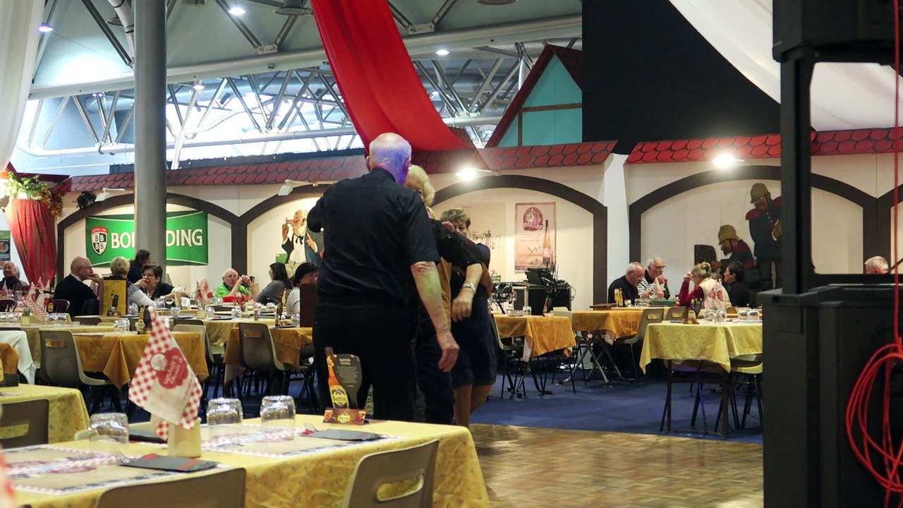 MVI_4694 Mulhouse Journées d'Octobre 2017, animation musicale CLIP