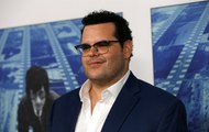 Josh Gad calls sick kids and pretends to be Olaf from 'Frozen'