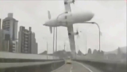 Top 9 Plane Crashes Caught on Camera