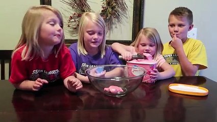 WORLDS LARGEST ICE CREAM SUNDAE!!
