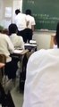 Japon  un élève frappe son professeur parce qu'il lui a confisqué sa tablette !