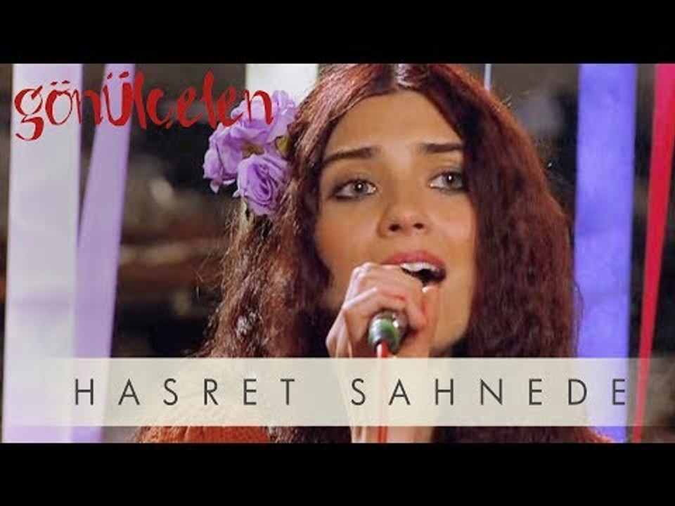 Hasret "Çiçekçi Kız" Şarkısıyla Sahnede