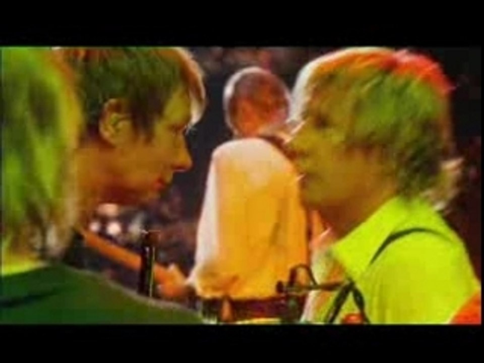 QUO_CREEPING UP ON YOU 2006