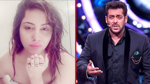 Arshi Khan's KISSES Salman Khan In Bigg Boss House | Bigg Boss 11 - बिग बॉस