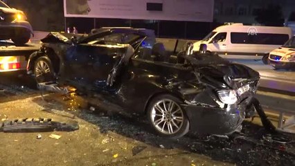 Çekiciye Yüklenen Araçlara Taksi Çarptı: 1 Ölü, 3 Yaralı