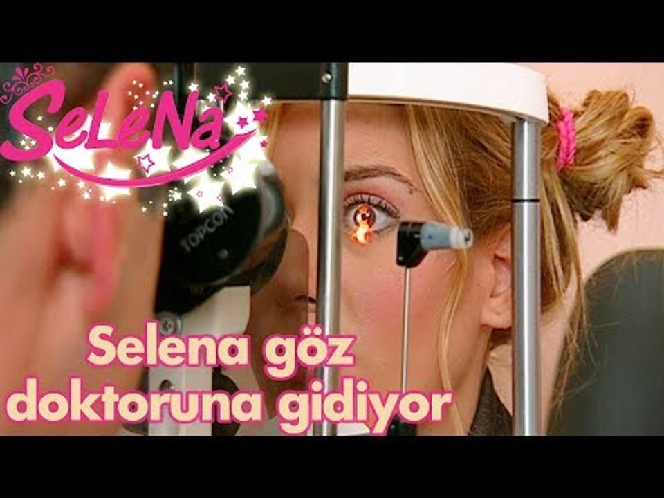 Selena göz doktoruna gidiyor!