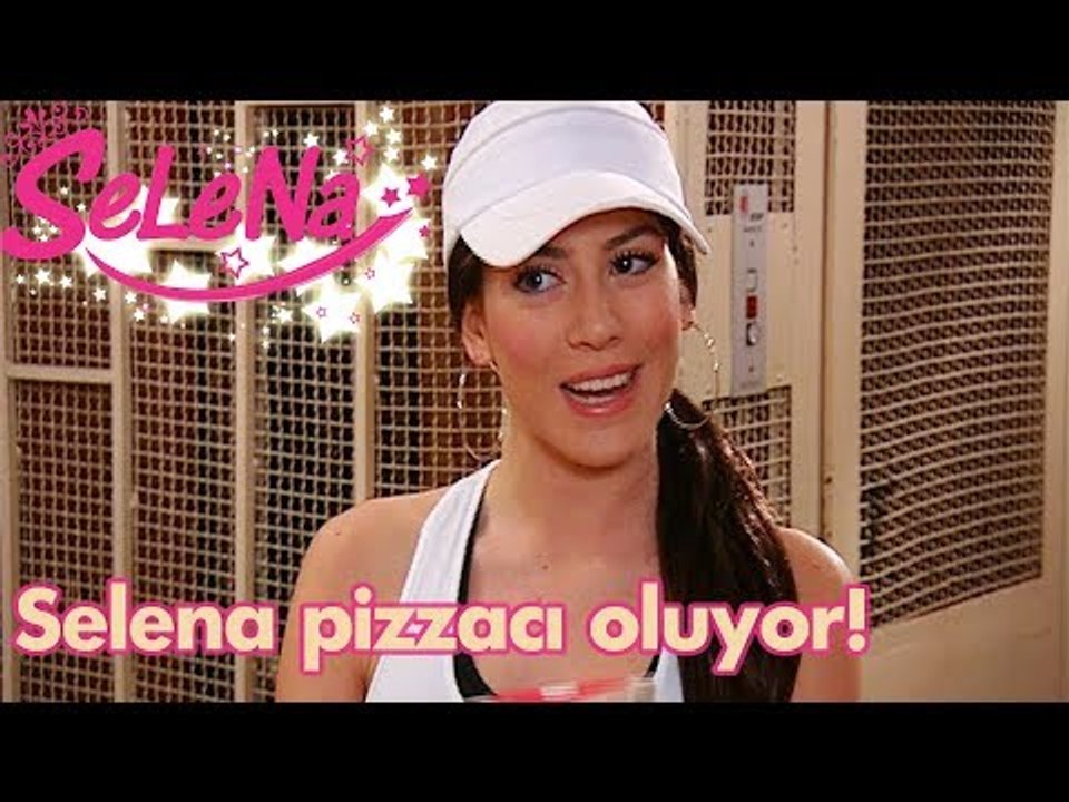 Selena pizzacı oluyor!