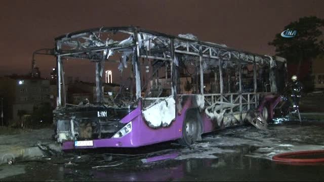Kağıthane'de Halk Otobüsü Alev Alev Yandı