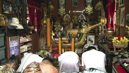 Thai mystic harnesses web to go global