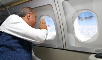 Erdoğan'ı Selamlayan F-16 Pilotu, FETÖ Kumpasına Kurban Gidip Görevden Alınmış