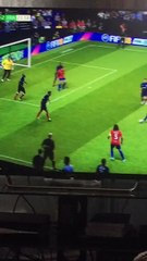 Robert Pires Comically Puts Down Carles Puyol!