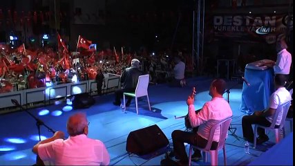 Esat Kabaktepe Kahramanlık Türkülerini Seslendirdi