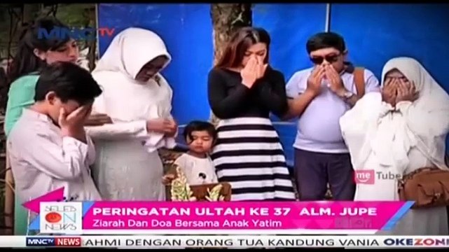 Ziarah ke Makam Alm. Jupe, Ibunda Tak Kuasa Menahan Tangis