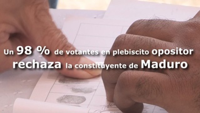 Un 98 % de votantes en plebiscito opositor rechaza la constituyente de Maduro