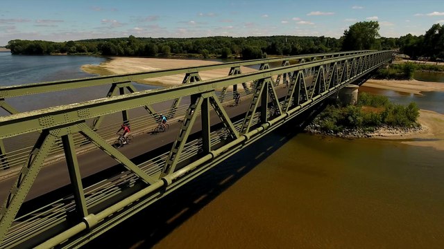 La Loire à vélo en Anjou vue du ciel
