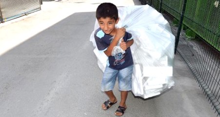 11 Yaşındaki Cuma Çöplerden Plastik Toplayarak Ailesine Destek Oluyor
