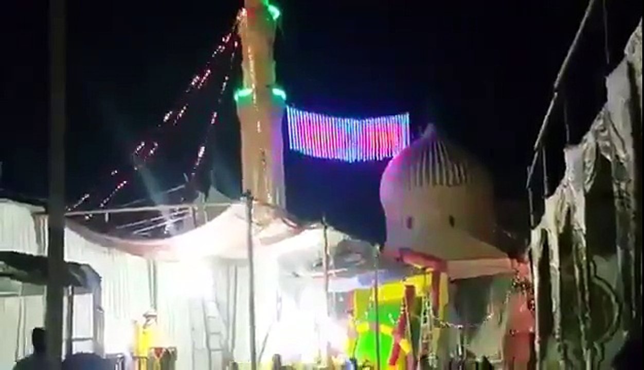 Mısır'da cami mahyasında dansöz oynattılar!