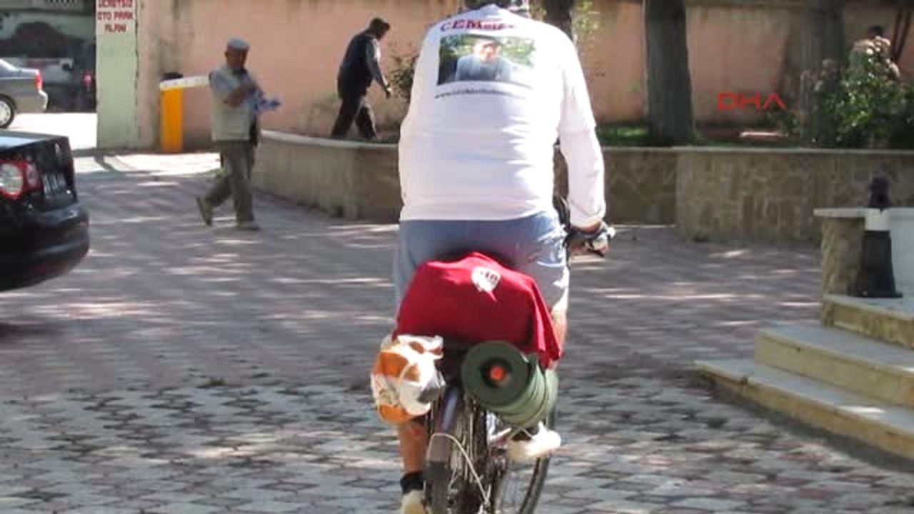 Afyonkarahisar Kanserden Kaybettiği Oğlu Için Bisikletle Türkiye'yi Dolaşıyor