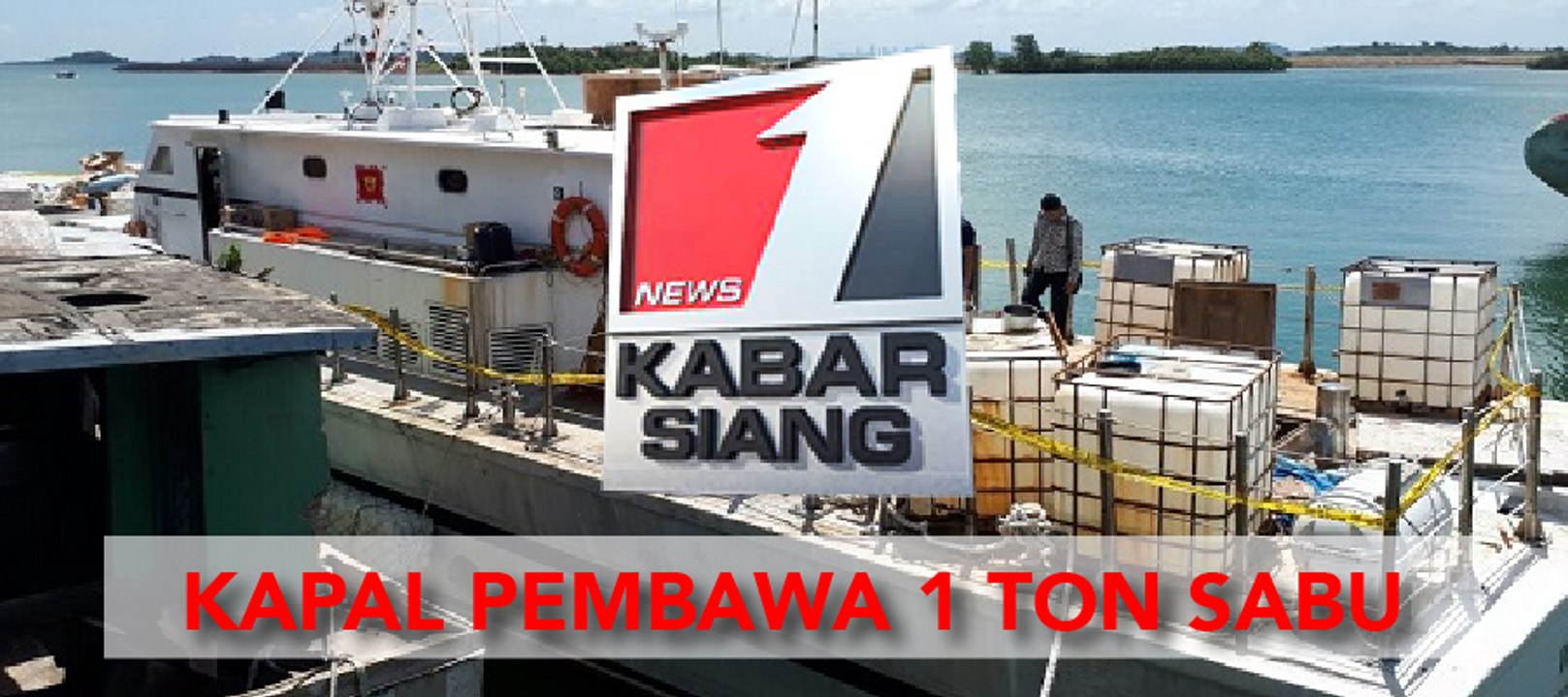 Polisi Angkut Isi Kompartemen Kapal Pembawa Satu Ton Sabu
