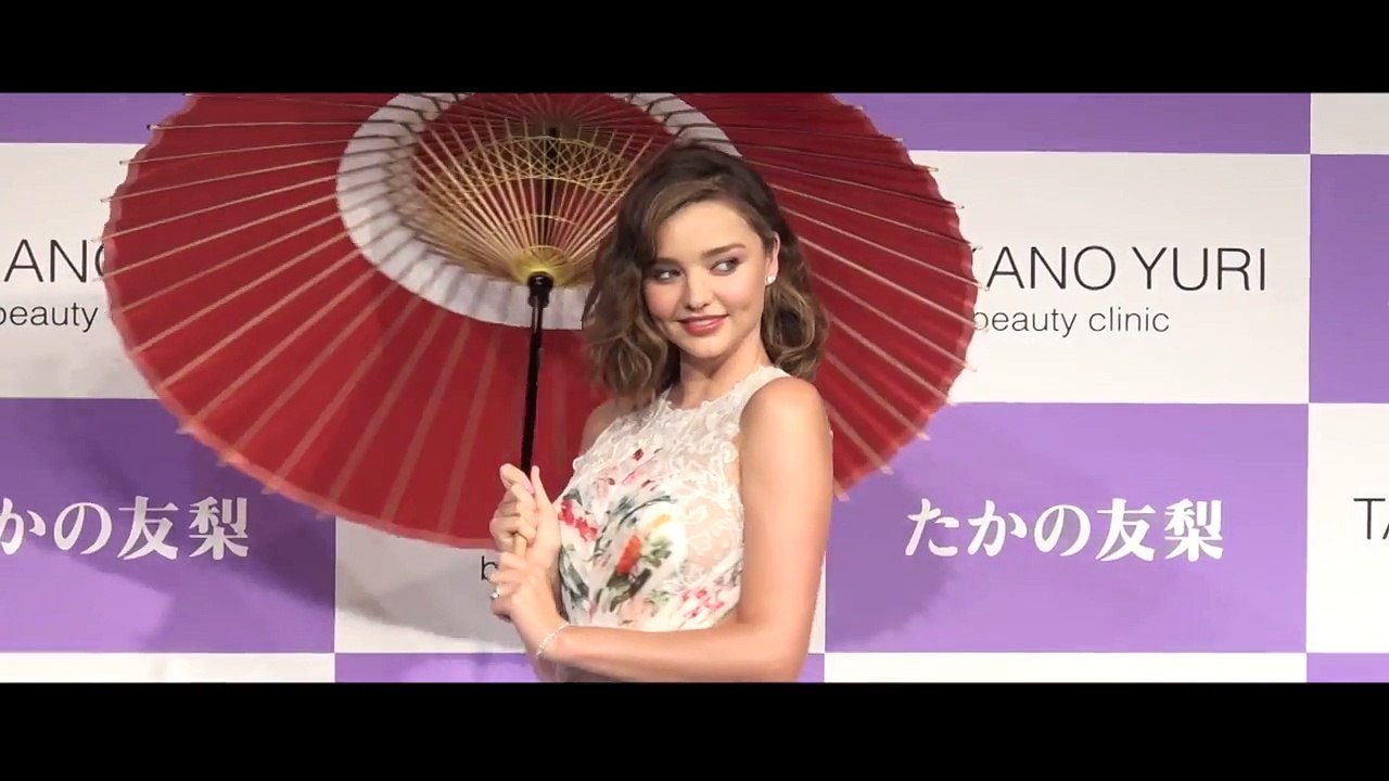ミランダ AKBの「恋するフォーチュンクッキー」のダンスに挑戦するも...【Miranda Kerr】