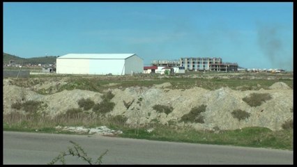 DEMI MJEDISOR NGA SPITALLA, DY MINISTRI PRANUAN PROJEKTIN ME UZINEN E FERROKROMIT LAJM