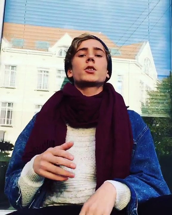 S1E3: Friday 9.10.15 - 12.17 Insta video