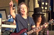 GUNS N'ROSES feat ANGUS YOung - RIFF RAFF live Netherlands 2017